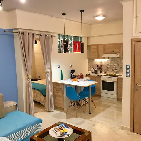 Piraeus Blue Grand Suite di Giorgio 10 mins from the port. Esterno foto